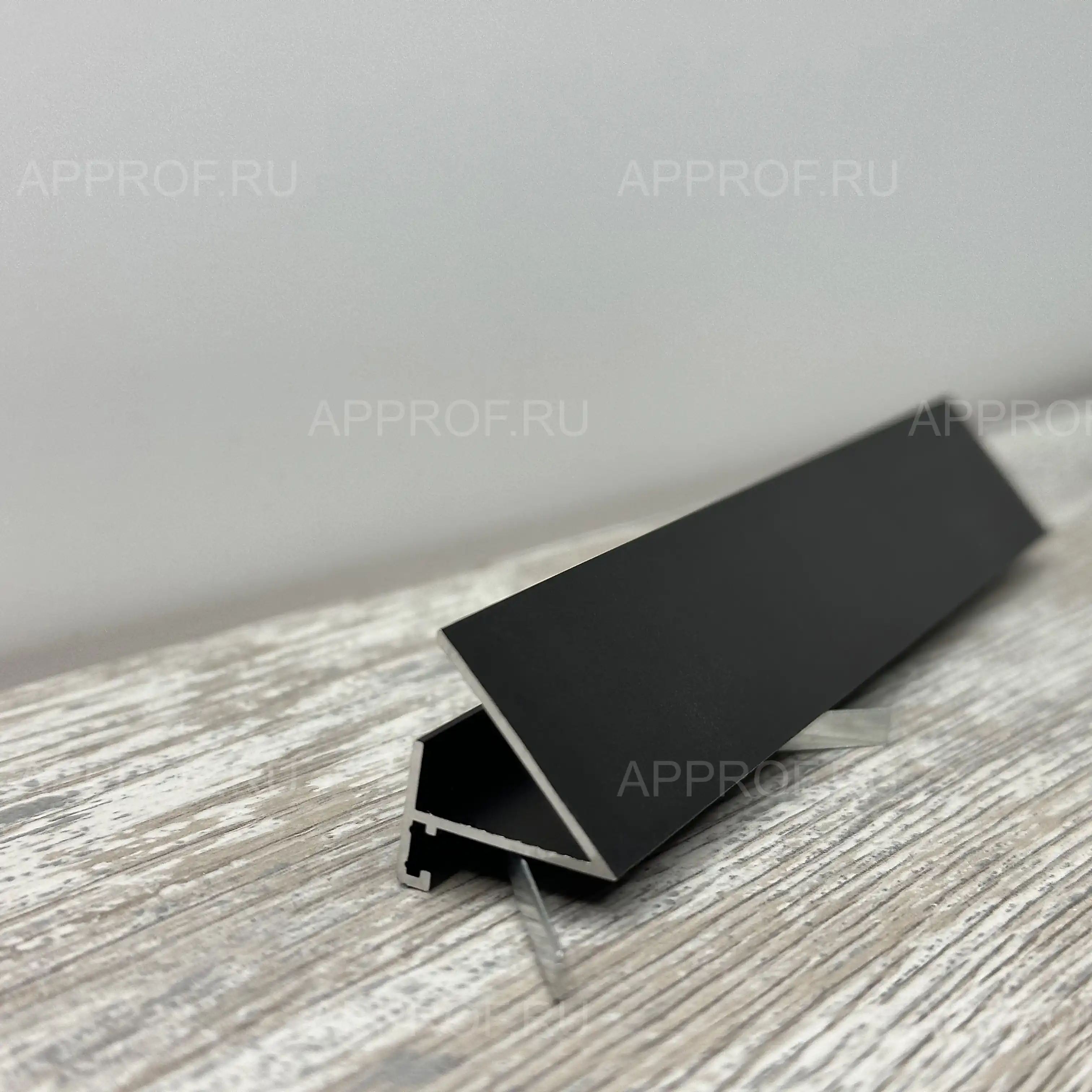 Изображение товара Микроплинтус с подсветкой черный анод DL 35